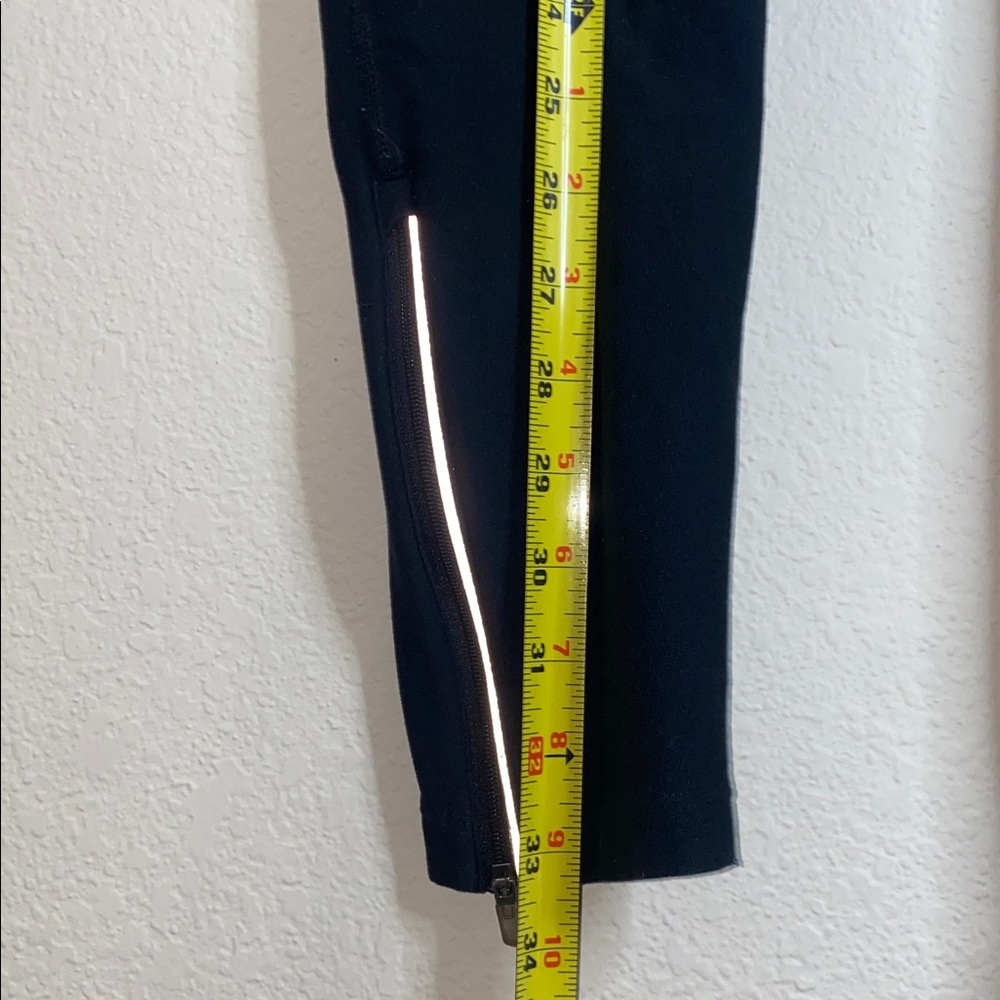 🐛Nike Dri-fit Black leggings that zip open at the bottoms of the legs! - Picture 6 of 10